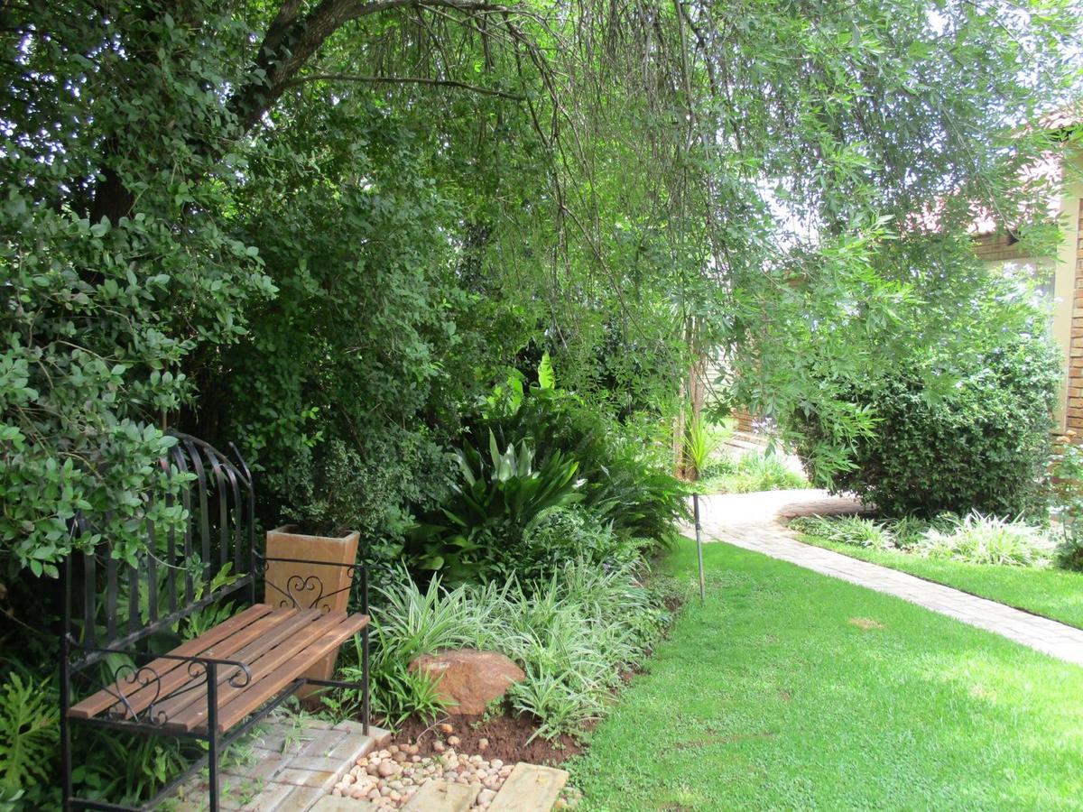 Ukarimu Guest House Klerksdorp Exteriér fotografie